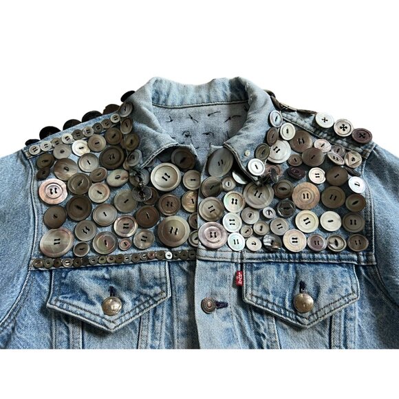VTG. Levis Womens Denim Jacket Light Blue Buttons Sequin Pockets Long Sleeve - Picture 3 of 12